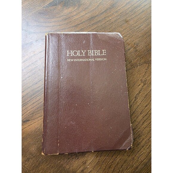 Vintage NIV Holy Bible With Brown Leather Cover & Highlighted Verses - Picture 12 of 12